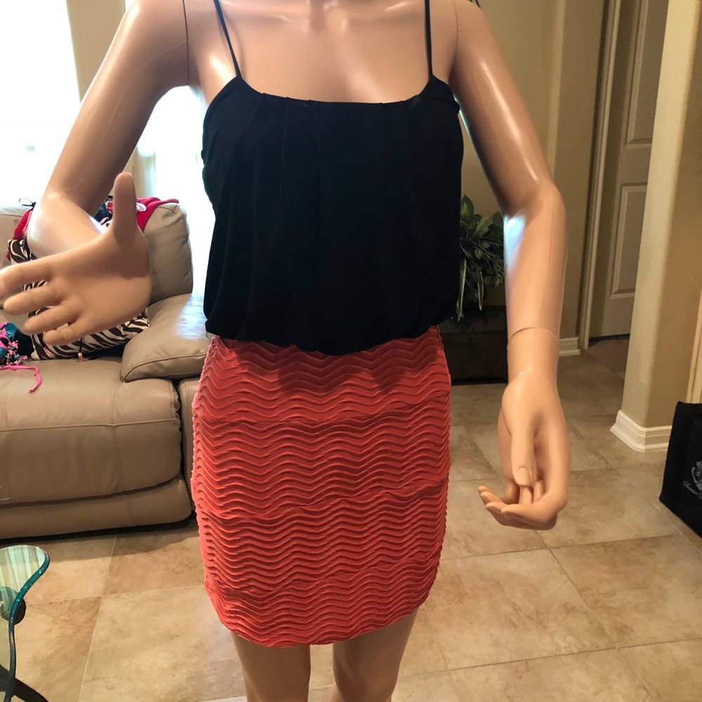 Mini flow top dress